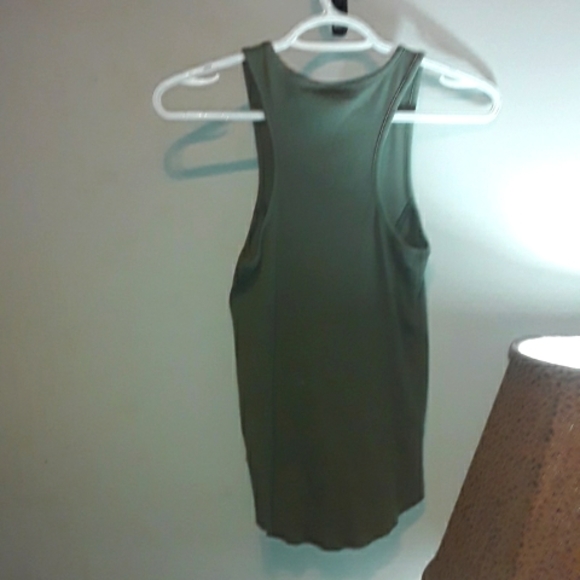 Guess Tank Top size small - Picture 3 of 3